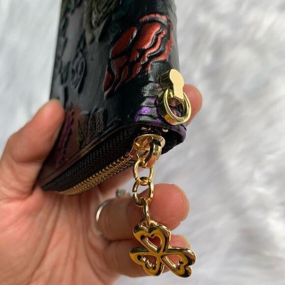 Handmade Genuine Leather Floral Embossed Accordion Wallet/ Wristlet - Picture 10 of 13